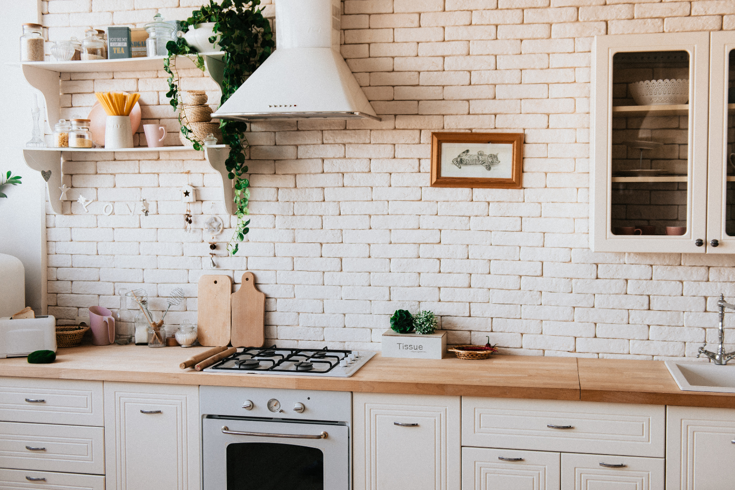 Quiet but Powerful: Your Guide to Low-Noise Range Hoods - Kitchenfinder